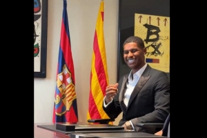 开云体育入口-儿萨梦成真！巴萨官推晒出签约视频，拉什福德笑得合不拢嘴