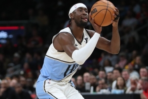 开云体育入口-老鹰客战雄鹿：勒韦尔因生病出战成疑