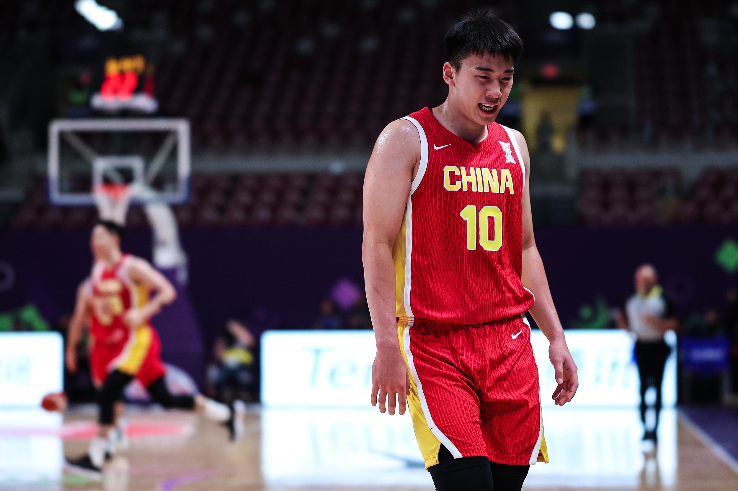 王俊杰透露打荷兰时就获郭士强赞扬，被夸在场上打得很拼