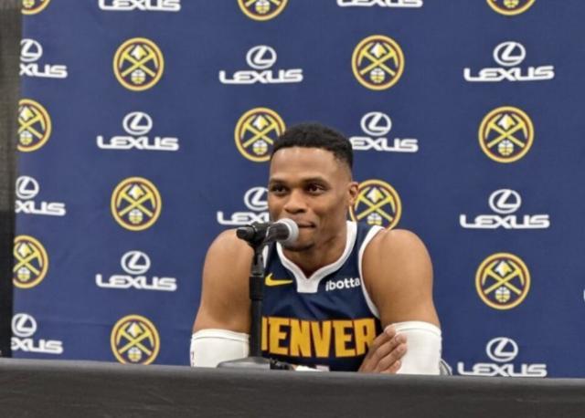 开云体育官网-韦少：新赛季不与约基奇比三双，只在乎赢球