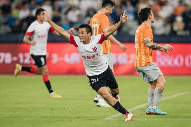开云体育下载-【中超】唐淼传射费利佩进球 成都蓉城客场3比0深圳